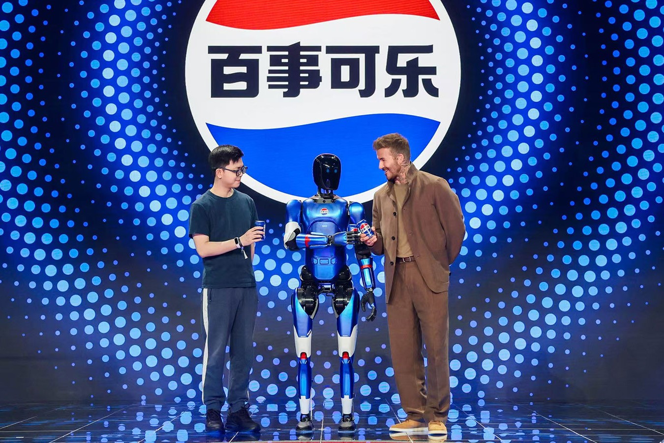 三木机器人携手百事中国共创“百事蓝宝” 共燃渴望新章